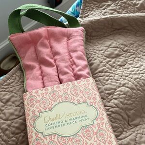 Cooling & Warming Lavender Neck Wrap
Never Used